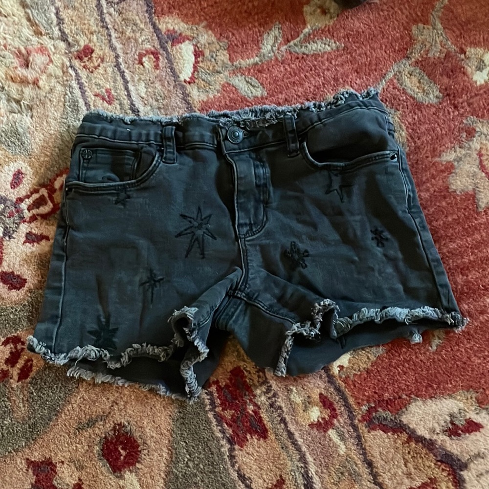 Star engraved shorts